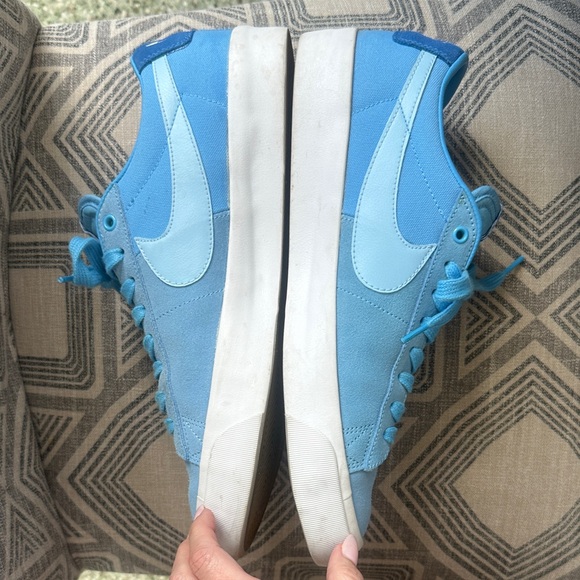Blue Nike Men’s Sneakers - Picture 2 of 5